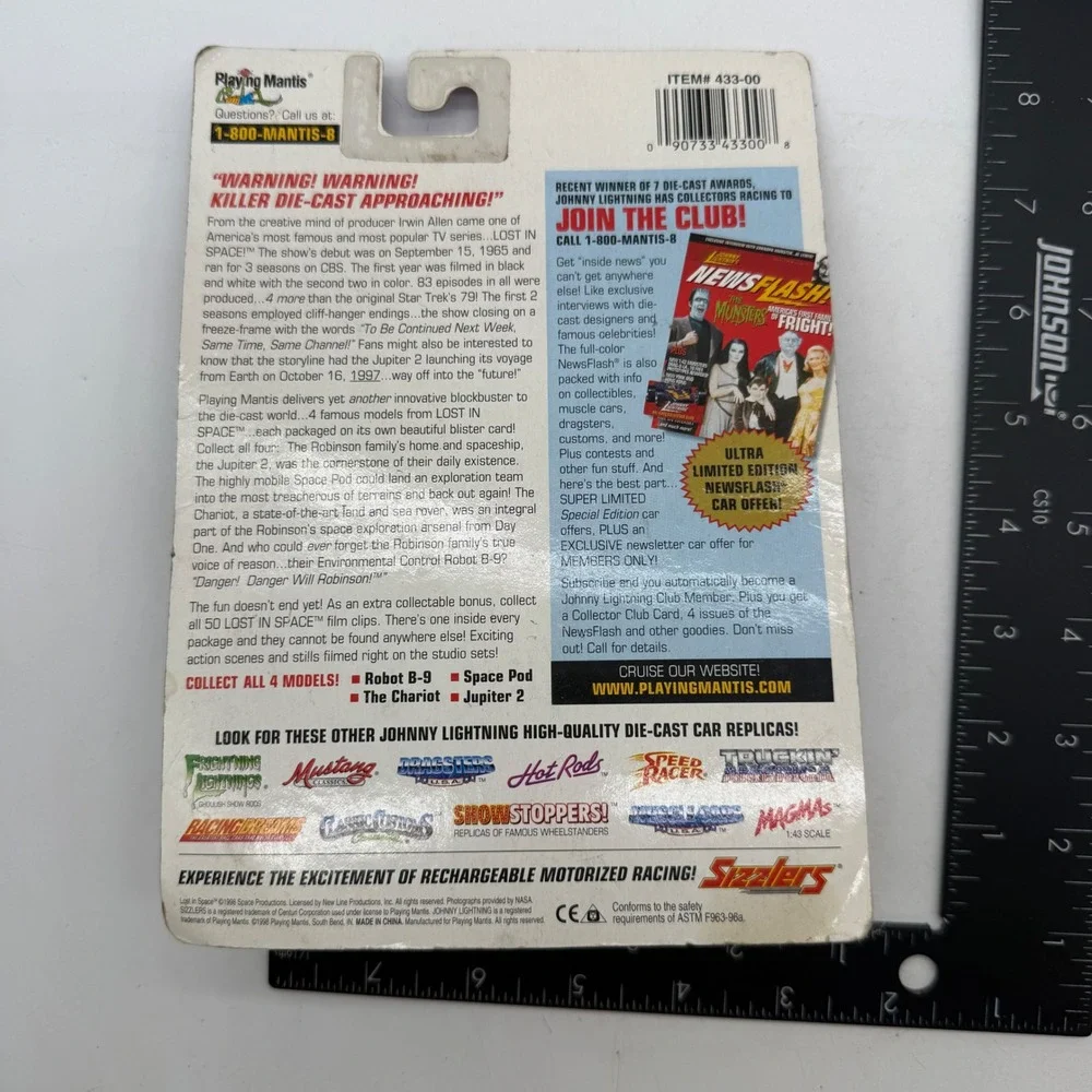 Johnny Lightning Lost In Space Jupiter 2 Diecast Ship with Film Clip 433-00 1998
